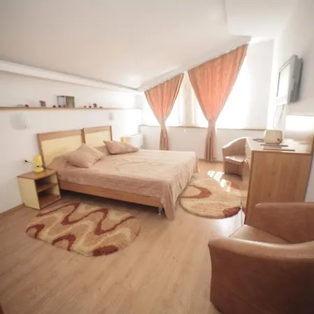 Vila Plushotel Pensiune
